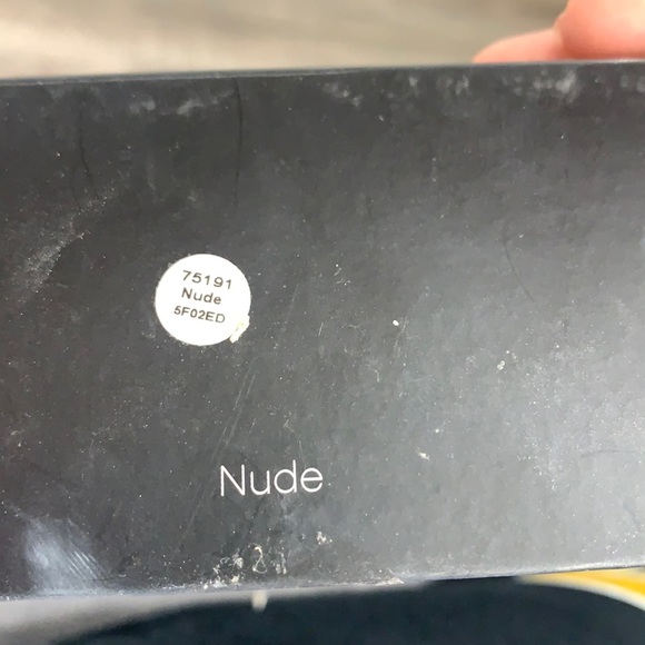 BUNDLE OF E.L.F. MAKEUP - Picture 5 of 16